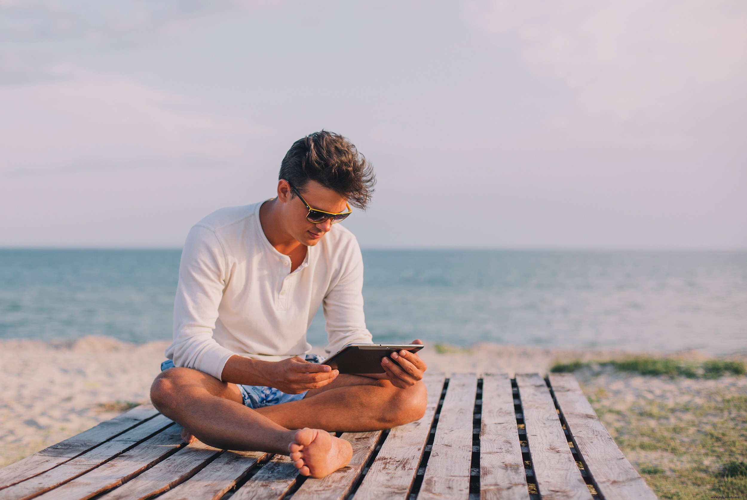 Summer 2017: The Ultimate Guide to IIoT Books, Podcasts & More