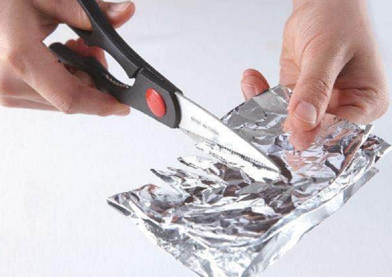 5 Clever Ways to Use Aluminum Foil in Everyday Life