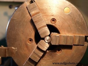 Turning vs. Milling: Key Differences in Metalworking