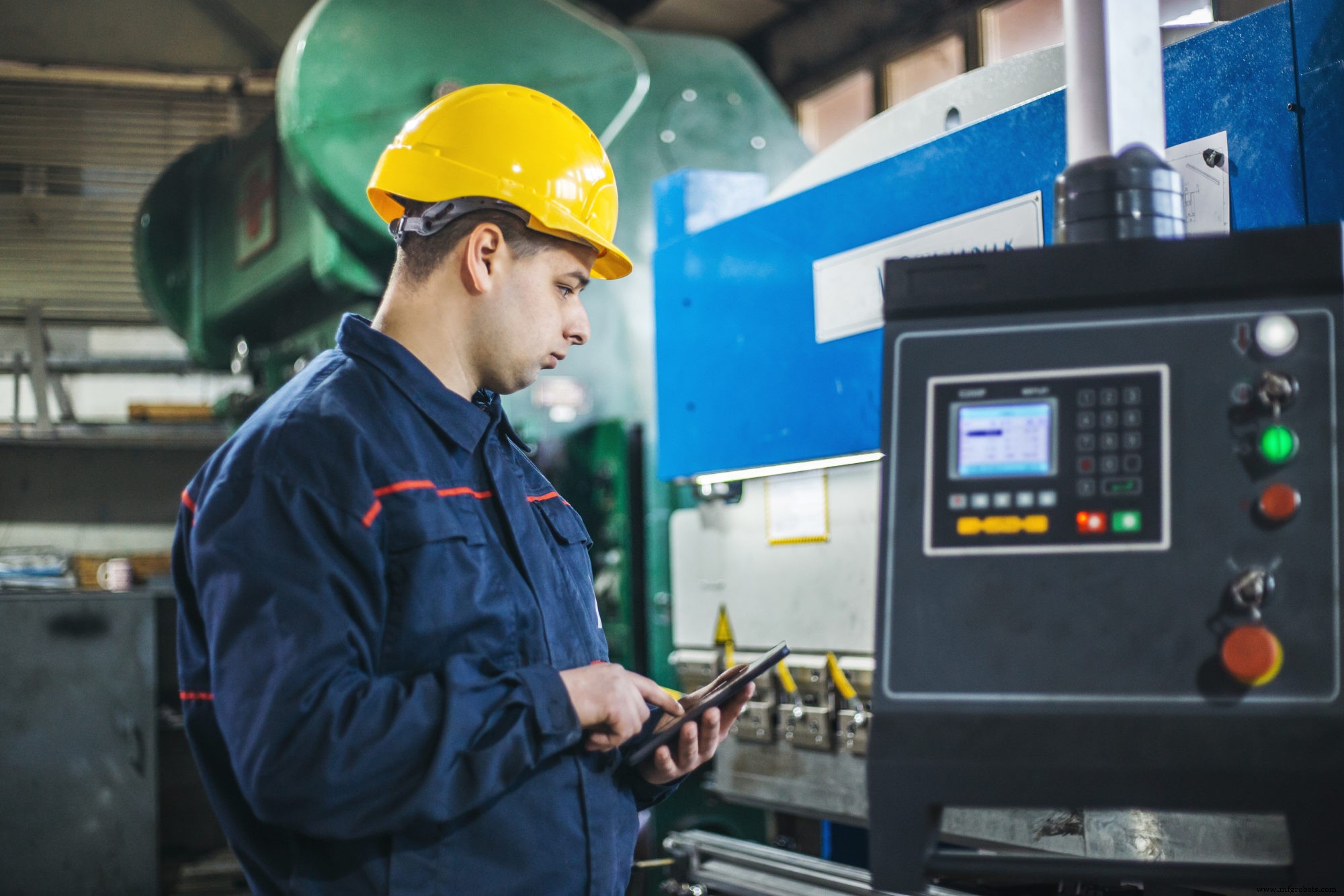 MTTF vs MTBF: Mastering Failure Metrics for Superior Maintenance