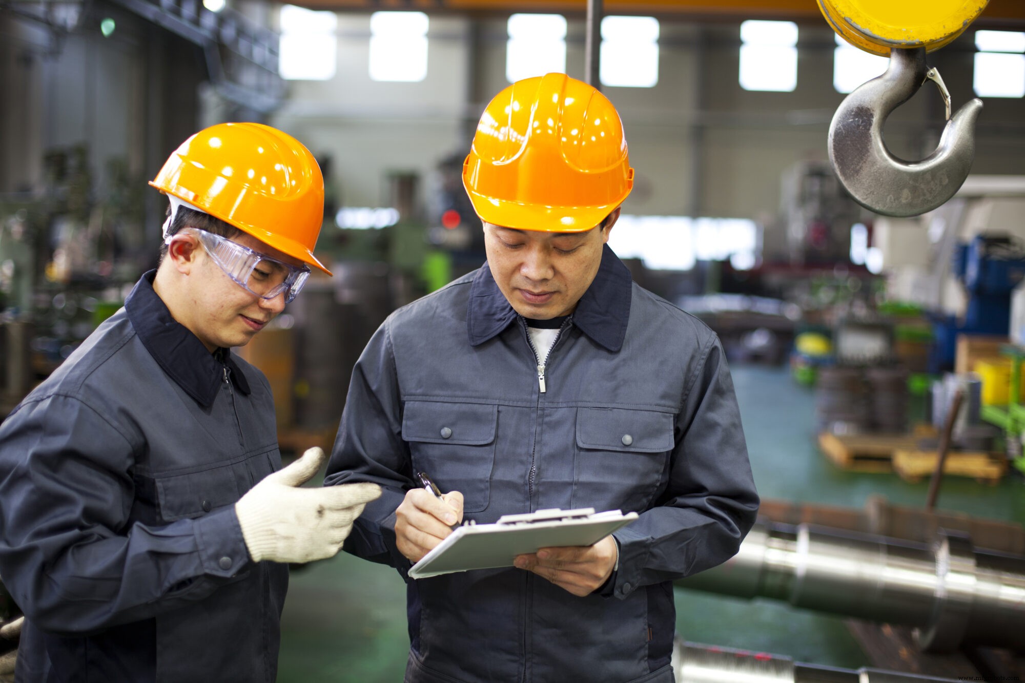 Scheduled vs. Unscheduled Maintenance in Manufacturing: Which Approach Drives Efficiency?