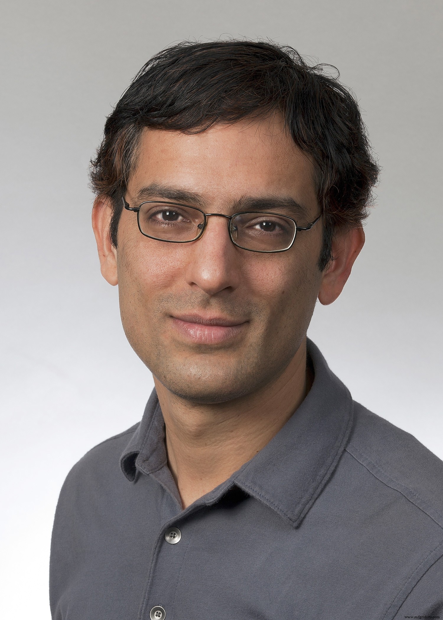 Enhancing Power Reliability: Adding Hysteresis to Undervoltage/Overvoltage Lockout