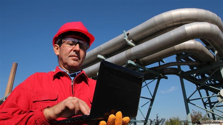 Unlock Operational Excellence with Smart Maintenance: How IIoT, Big Data, and CMMS Drive Predictive Care