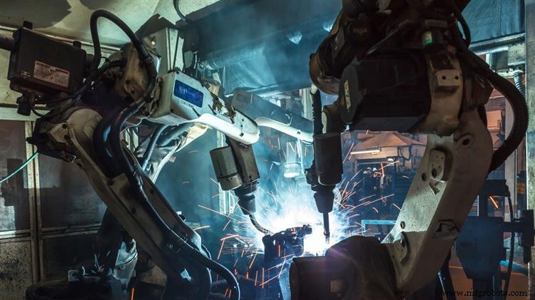 Can Manufacturers Achieve Zero Downtime? Insights & Strategies