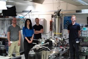 Visualizing Oceanic Dissolved Carbon at the Atomic Scale