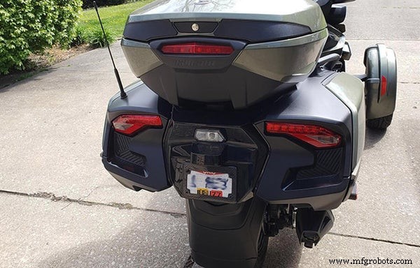 Elevate Your Vehicle with Premium Carbon Fiber License Plate Frames