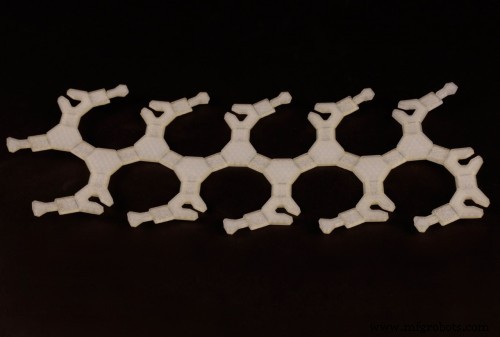 MMF #3: Building Industrial‑Strength 3D‑Printed Hinges with Kevlar‑Reinforced Living Joints