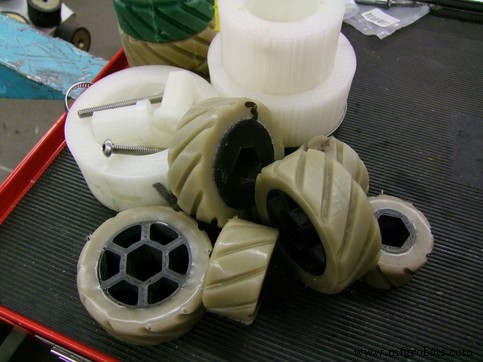 Optimizing Robot Traction: Custom 3‑D‑Printed Wheels with Markforged Casting