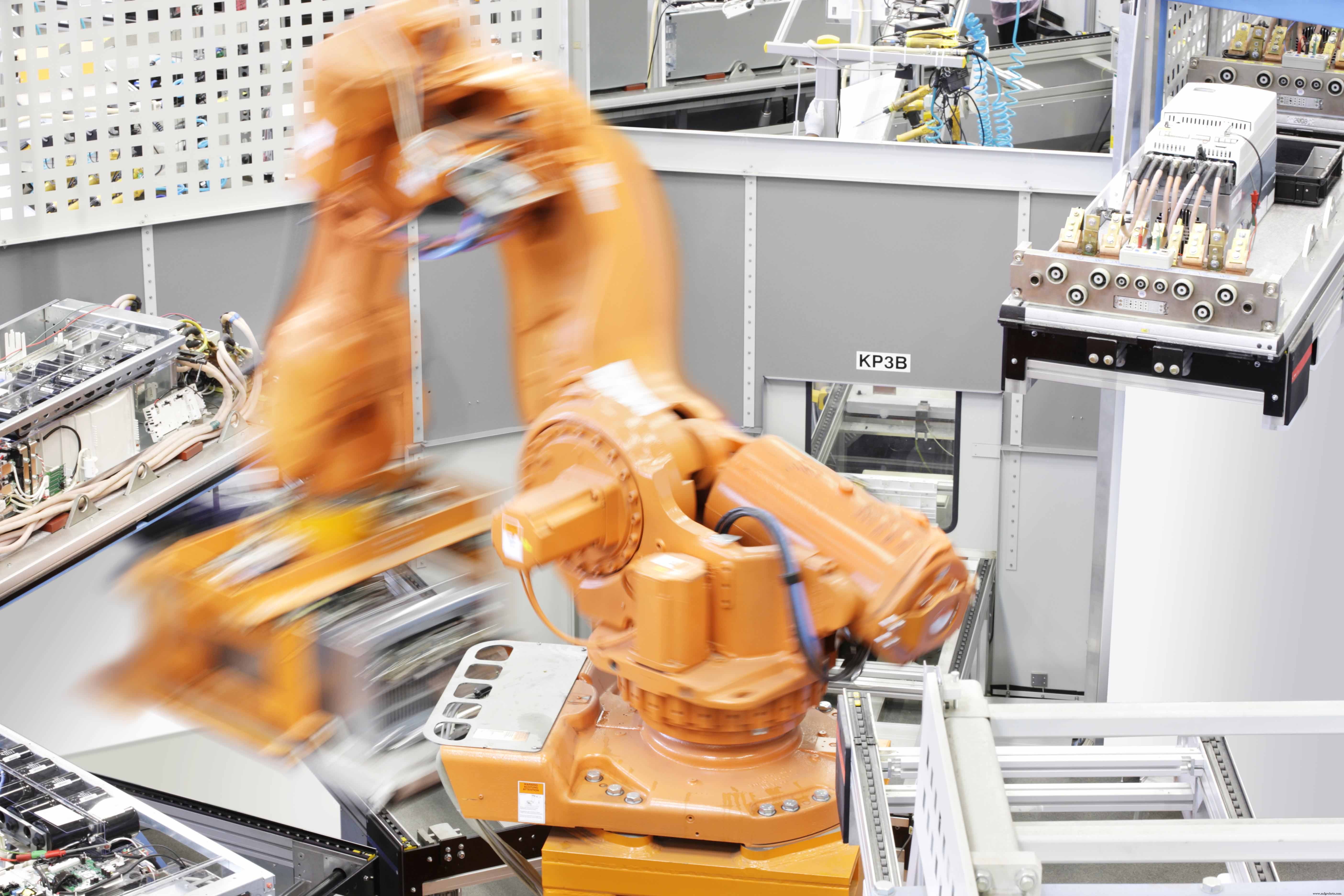 Digitalisation in Food & Beverage: Enhancing Safety, Traceability, and Efficiency