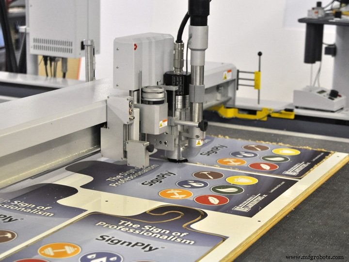 Eco‑Friendly Digital Flatbed Cutter – Precision Cutting for Print, Ad & Marketing
