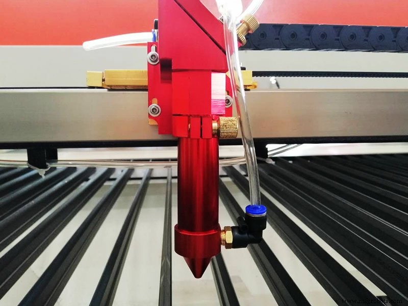 Digital Cutter vs. Laser Cutter: Choosing the Right Cutting Technology