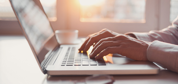 Why Manufacturers Should Blog: 5 Key Benefits of a Company Blog