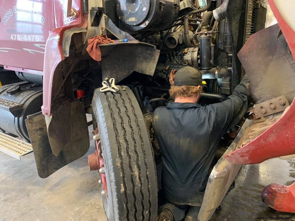 Heavy-Duty Mechanic Career Guide: Pathways, Skills, and Opportunities for Beginners