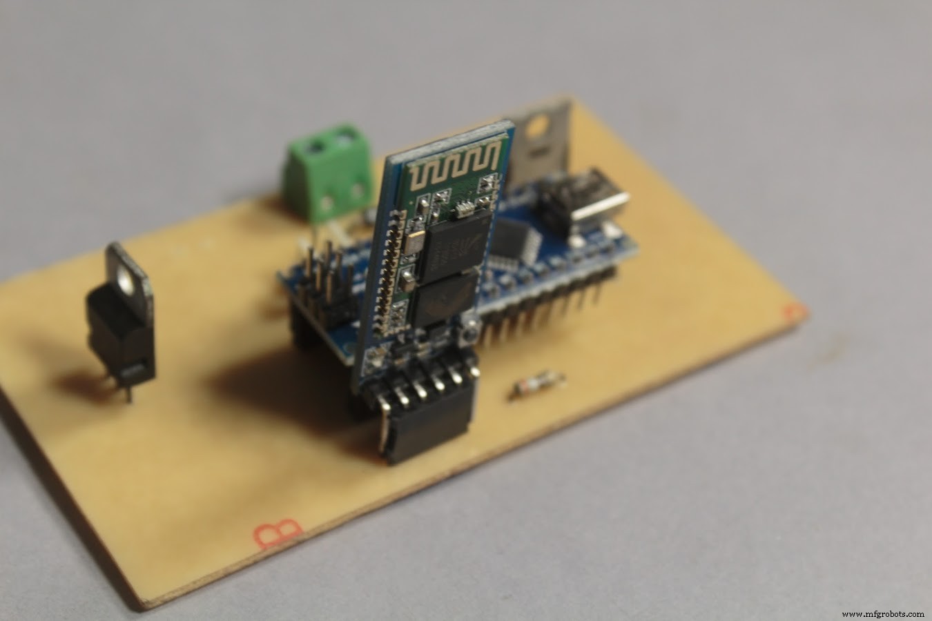 Sprout: Advanced Indoor Self‑Watering Planter Powered by Arduino