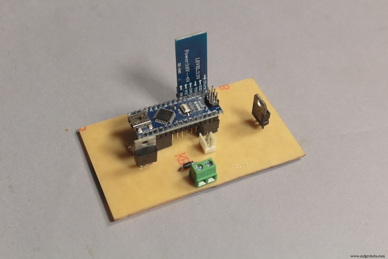 Sprout: Advanced Indoor Self‑Watering Planter Powered by Arduino