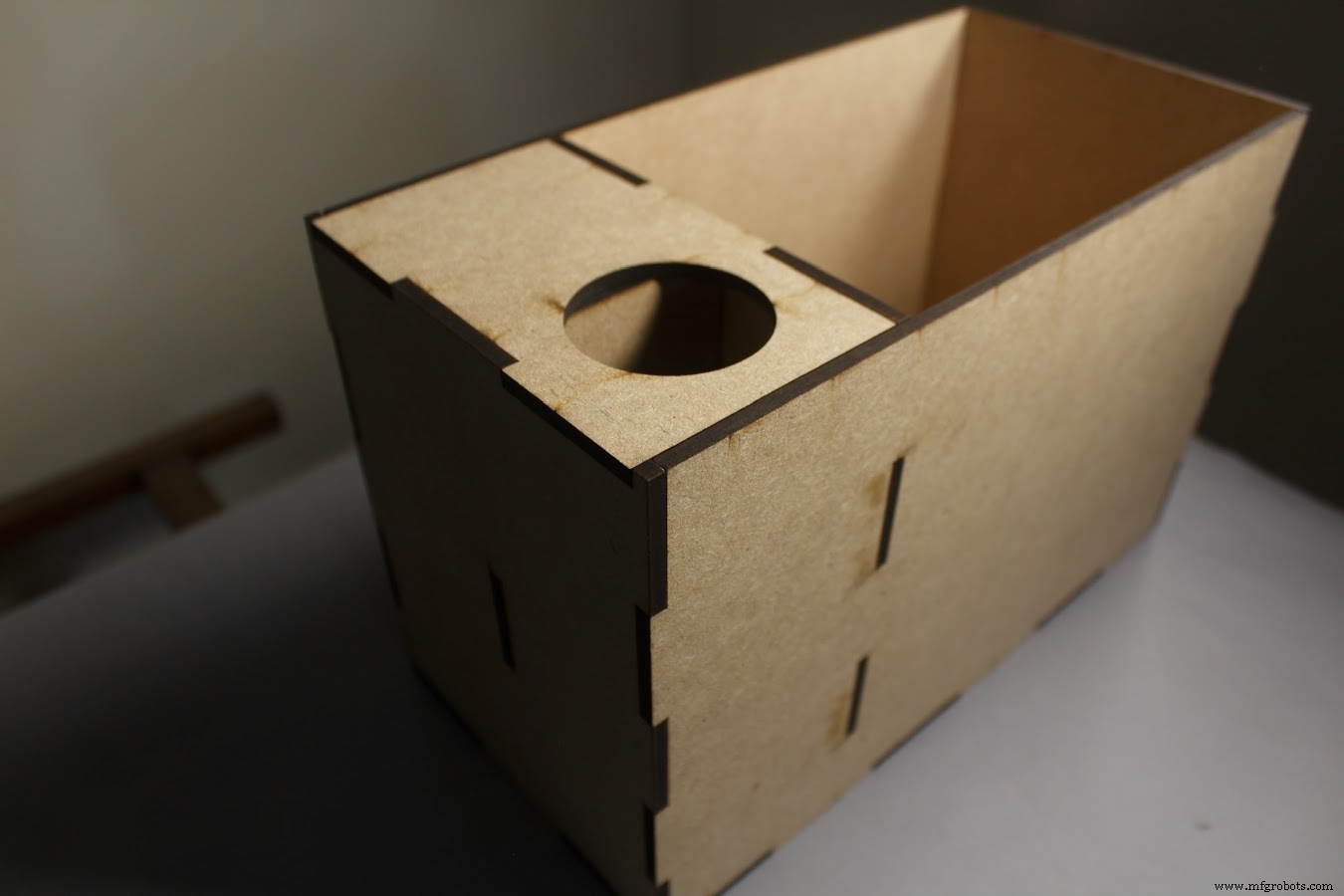 Sprout: Advanced Indoor Self‑Watering Planter Powered by Arduino