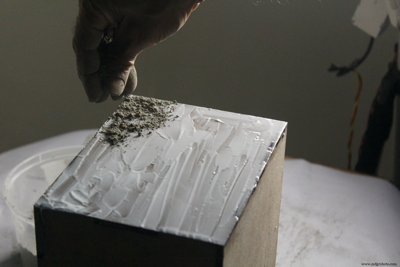 Sprout: Advanced Indoor Self‑Watering Planter Powered by Arduino