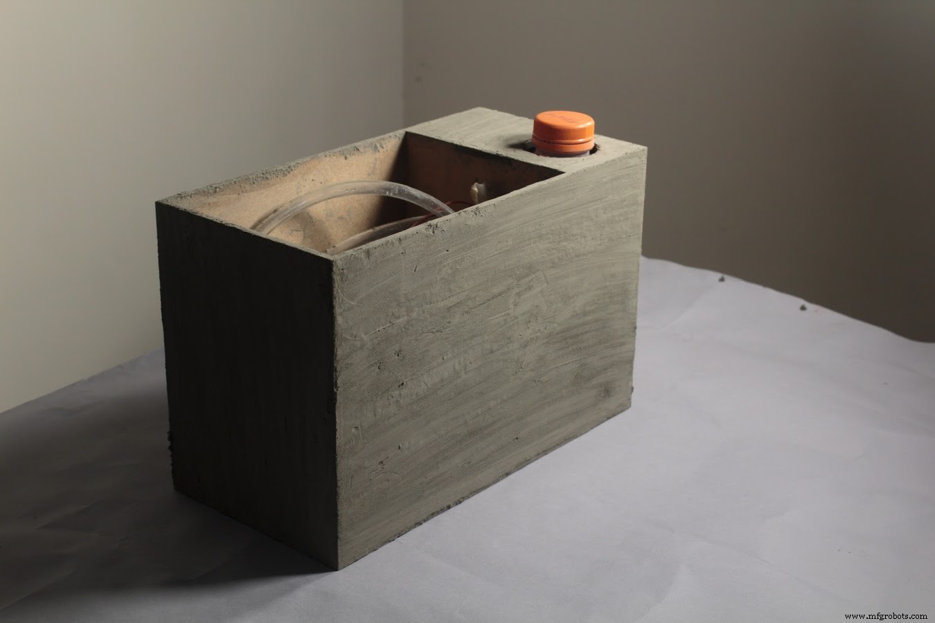 Sprout: Advanced Indoor Self‑Watering Planter Powered by Arduino