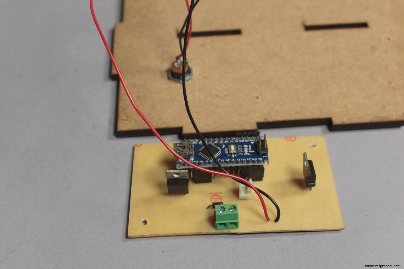 Sprout: Advanced Indoor Self‑Watering Planter Powered by Arduino