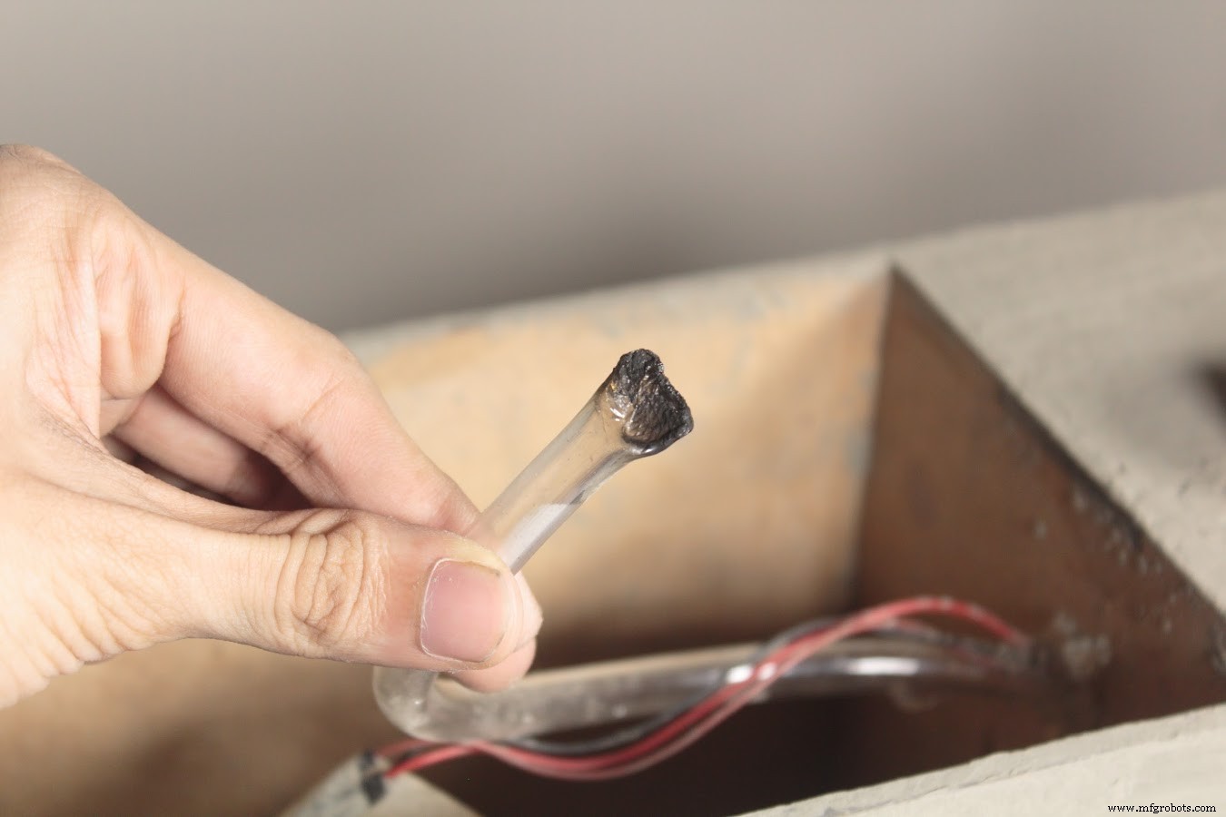 Sprout: Advanced Indoor Self‑Watering Planter Powered by Arduino