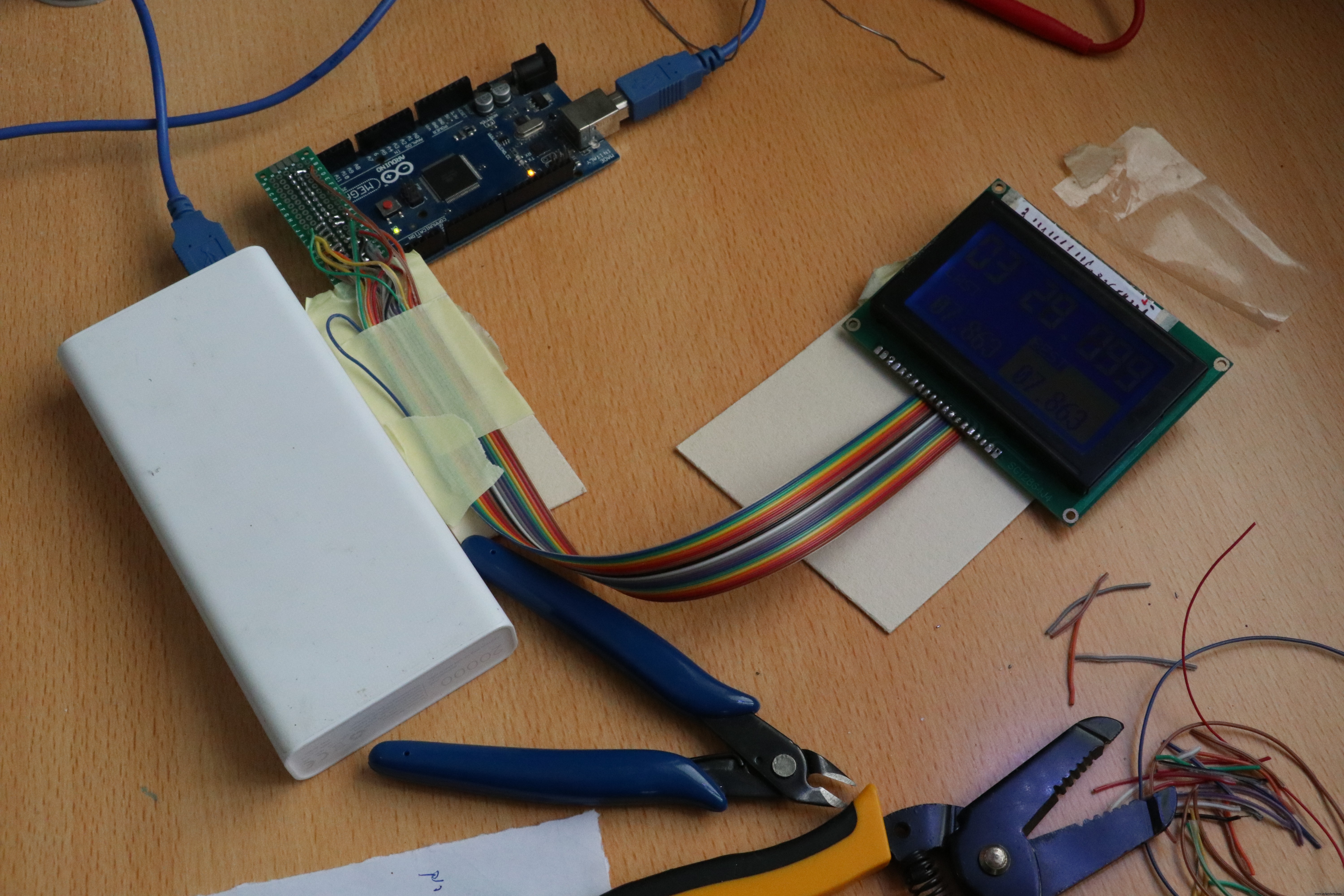 Laser‑Triggered Slot Car Lap Timer with GLCD Display – Precise Timekeeping for RC Tracks