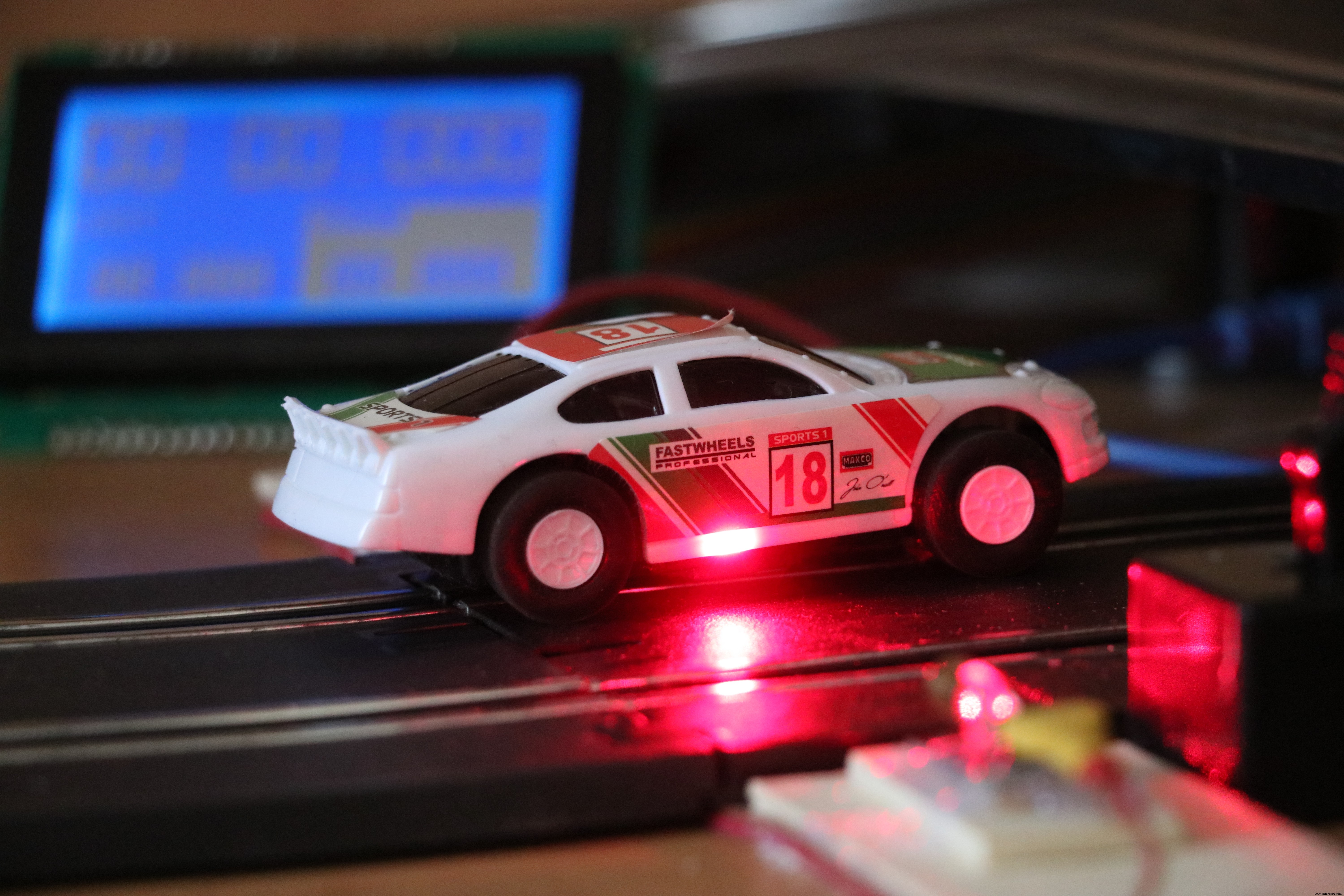 Laser‑Triggered Slot Car Lap Timer with GLCD Display – Precise Timekeeping for RC Tracks