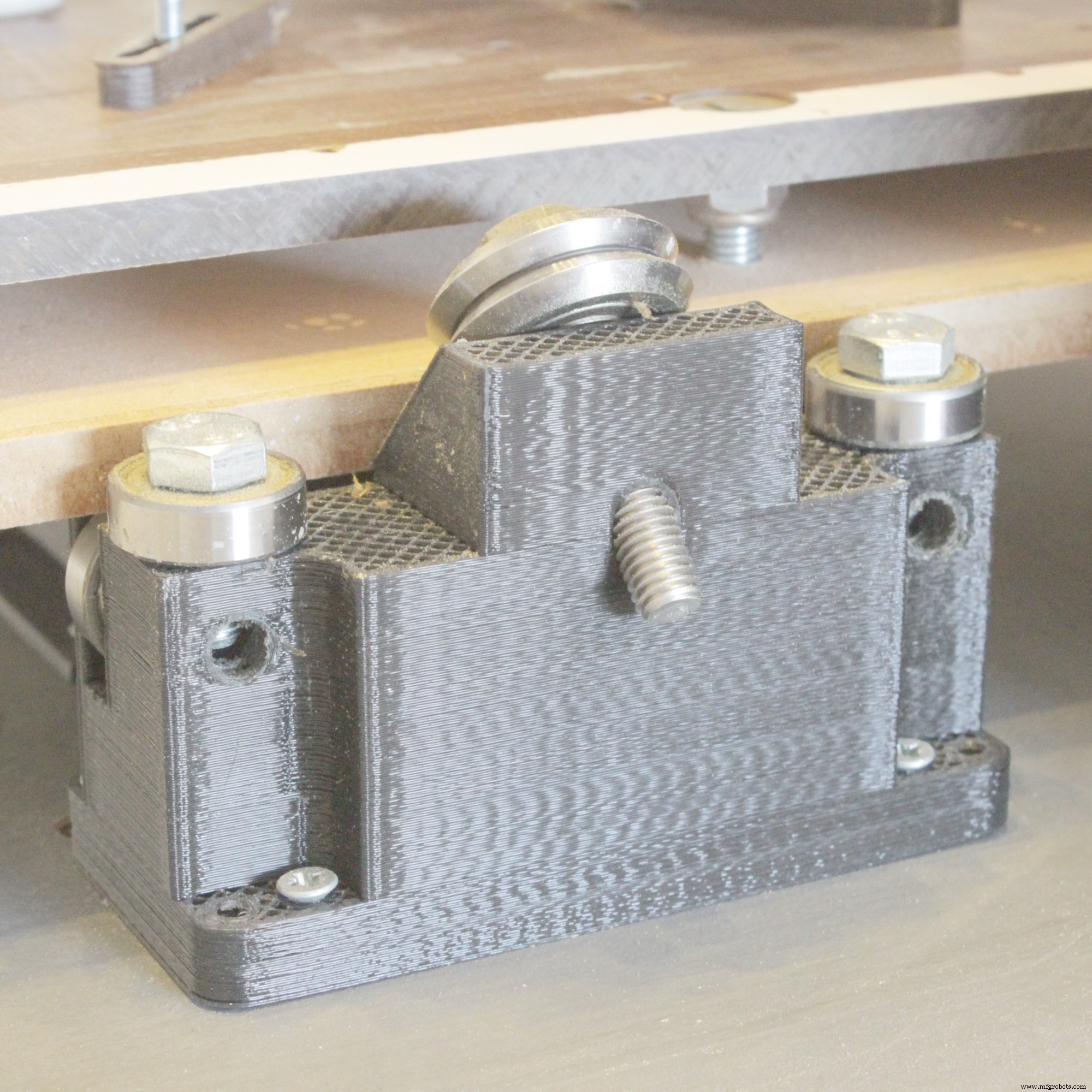 Suzie Model One: Precision CNC PCB Cutter