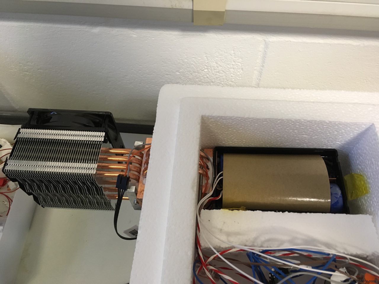 Precision Temperature‑Controlled Sample Transport Container with PT‑100 Sensor and Arduino UNO