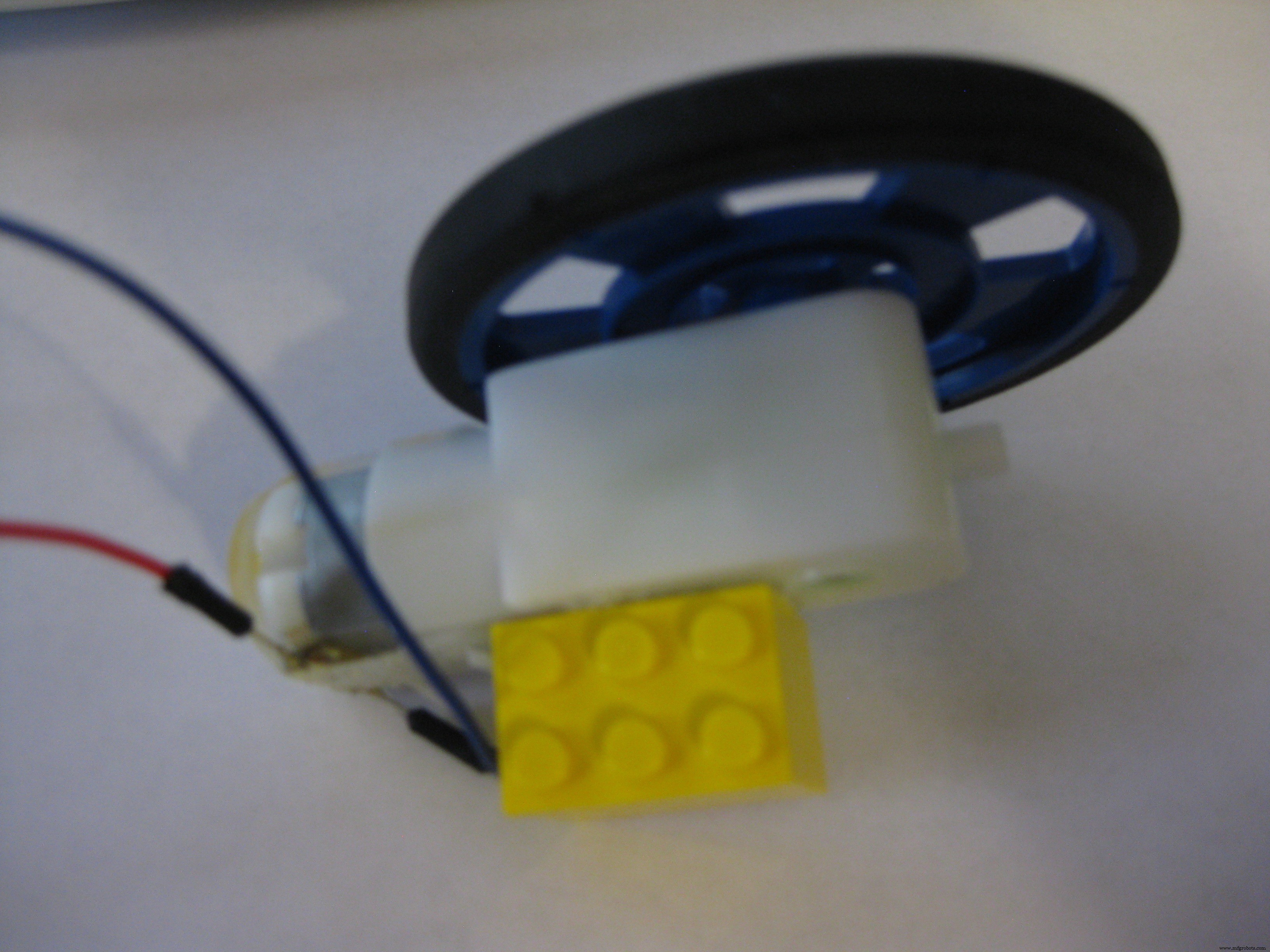 Build a Leap Motion‑Controlled Laser Tank – Arduino, Raspberry Pi, RGB LEDs