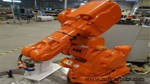 Robot Warehouse Systems: Definition, Applications, and Benefits