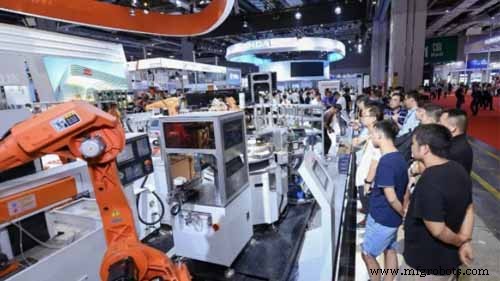 Inside Automated Warehouses: How Technology Streamlines Operations