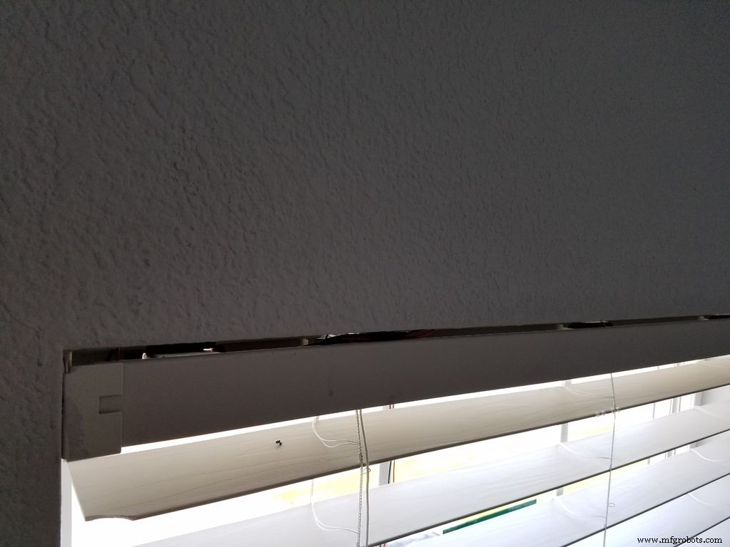 Smart Blinds: Automated Light Control with Arduino & Solar Power