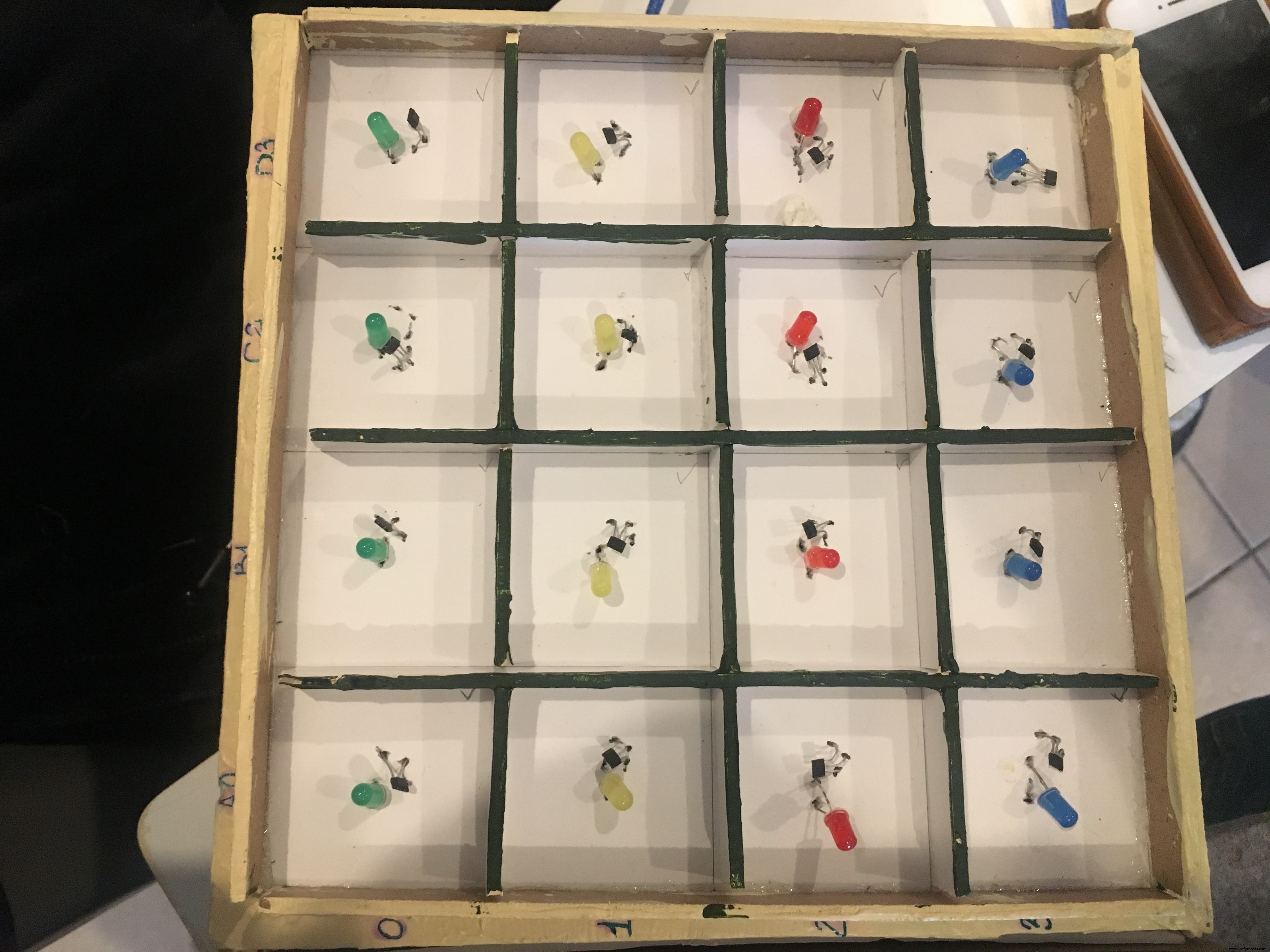 4x4 Electronic Chessboard Prototype – RFID & Arduino Integration