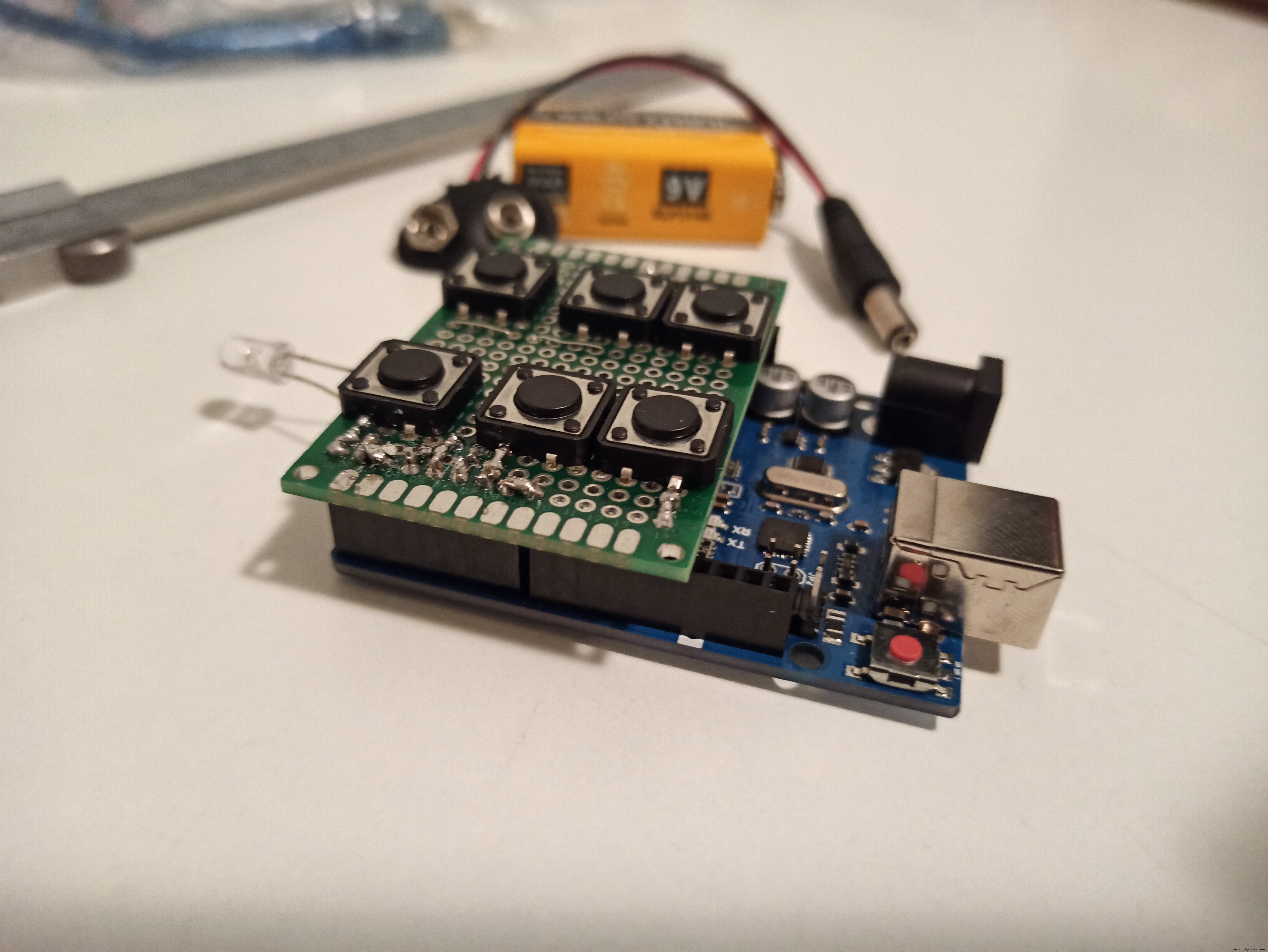 Custom Arduino TV Remote – Battery‑Powered, 3D‑Printed Case