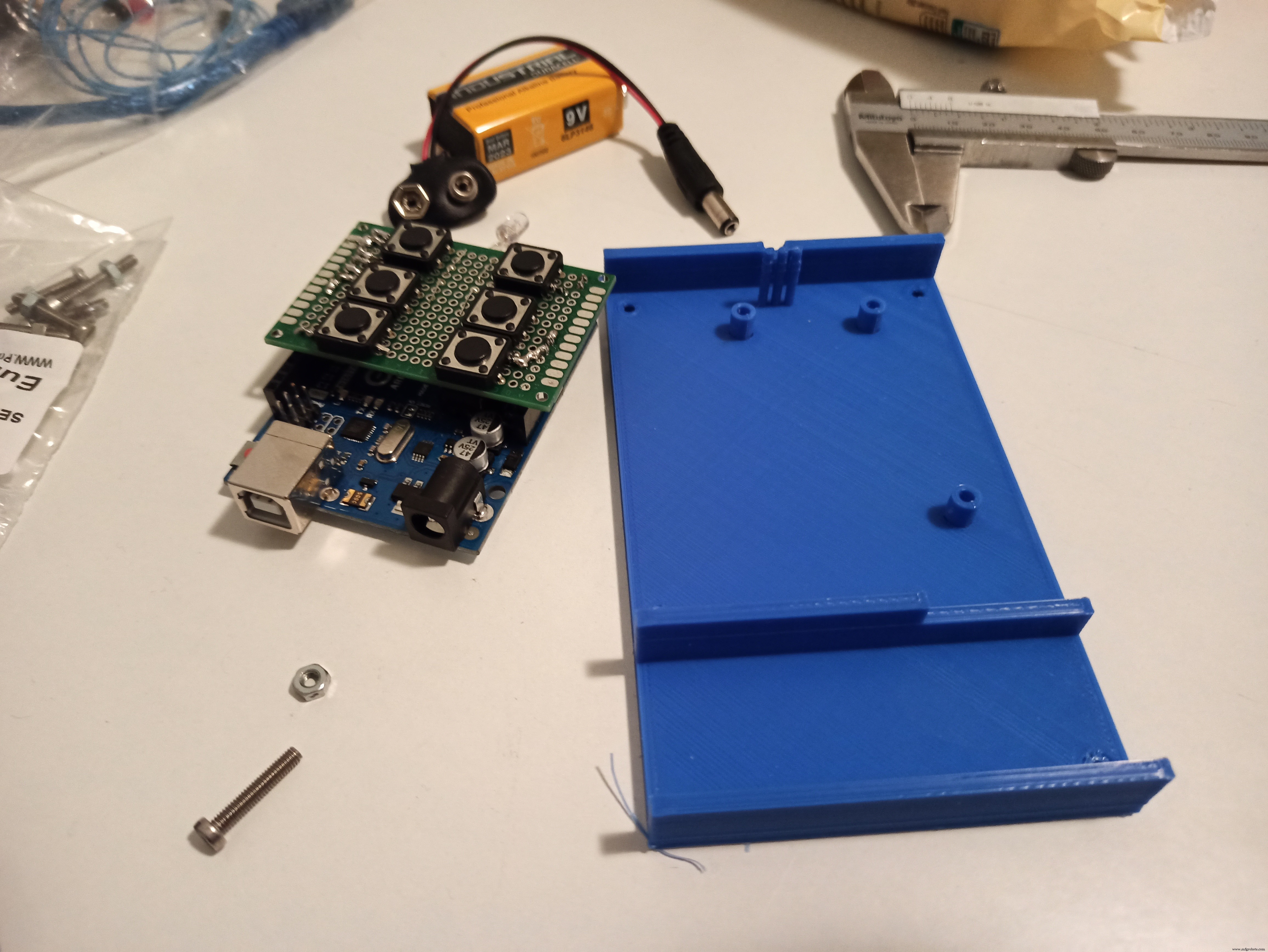 Custom Arduino TV Remote – Battery‑Powered, 3D‑Printed Case