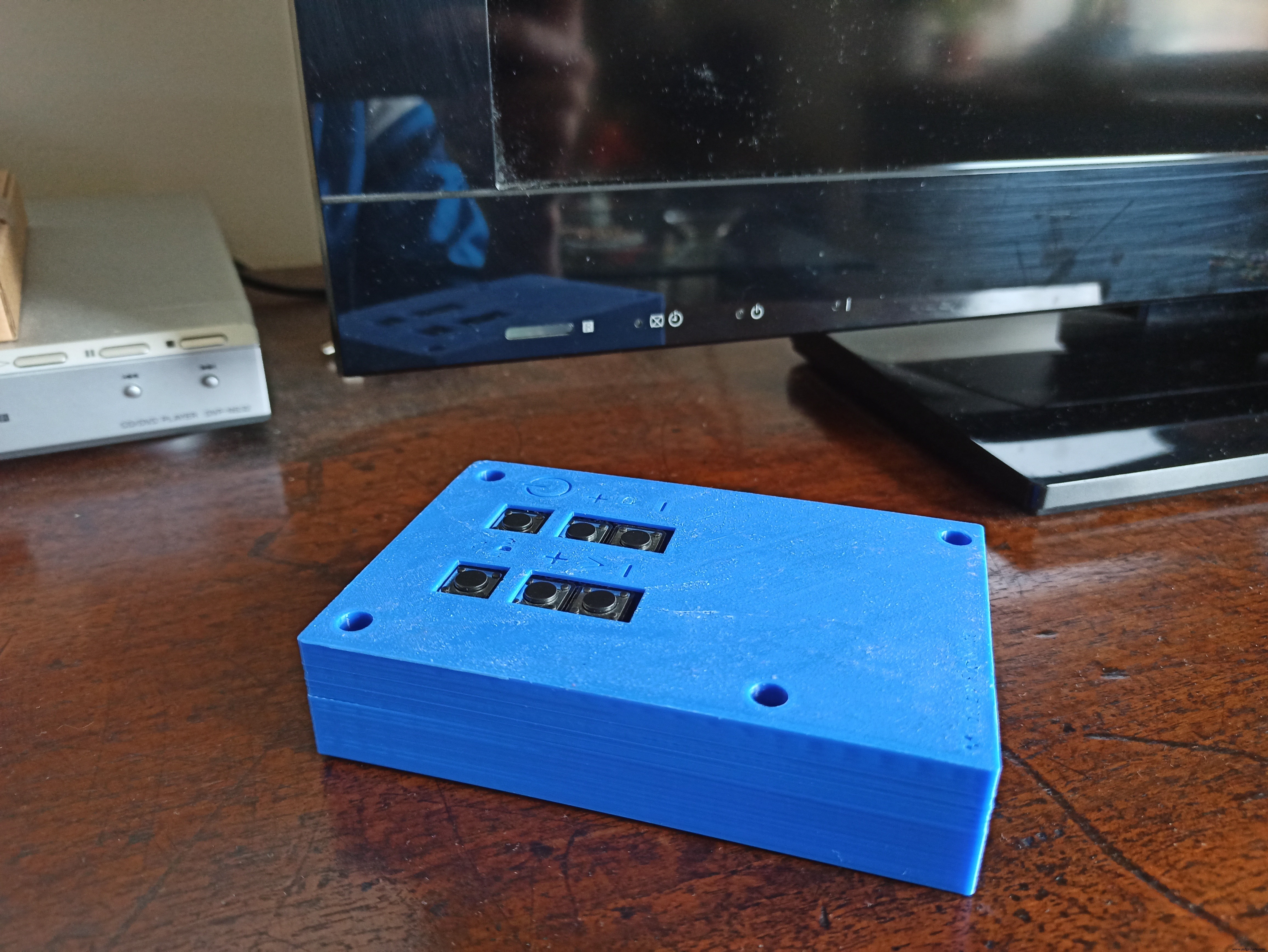 Custom Arduino TV Remote – Battery‑Powered, 3D‑Printed Case