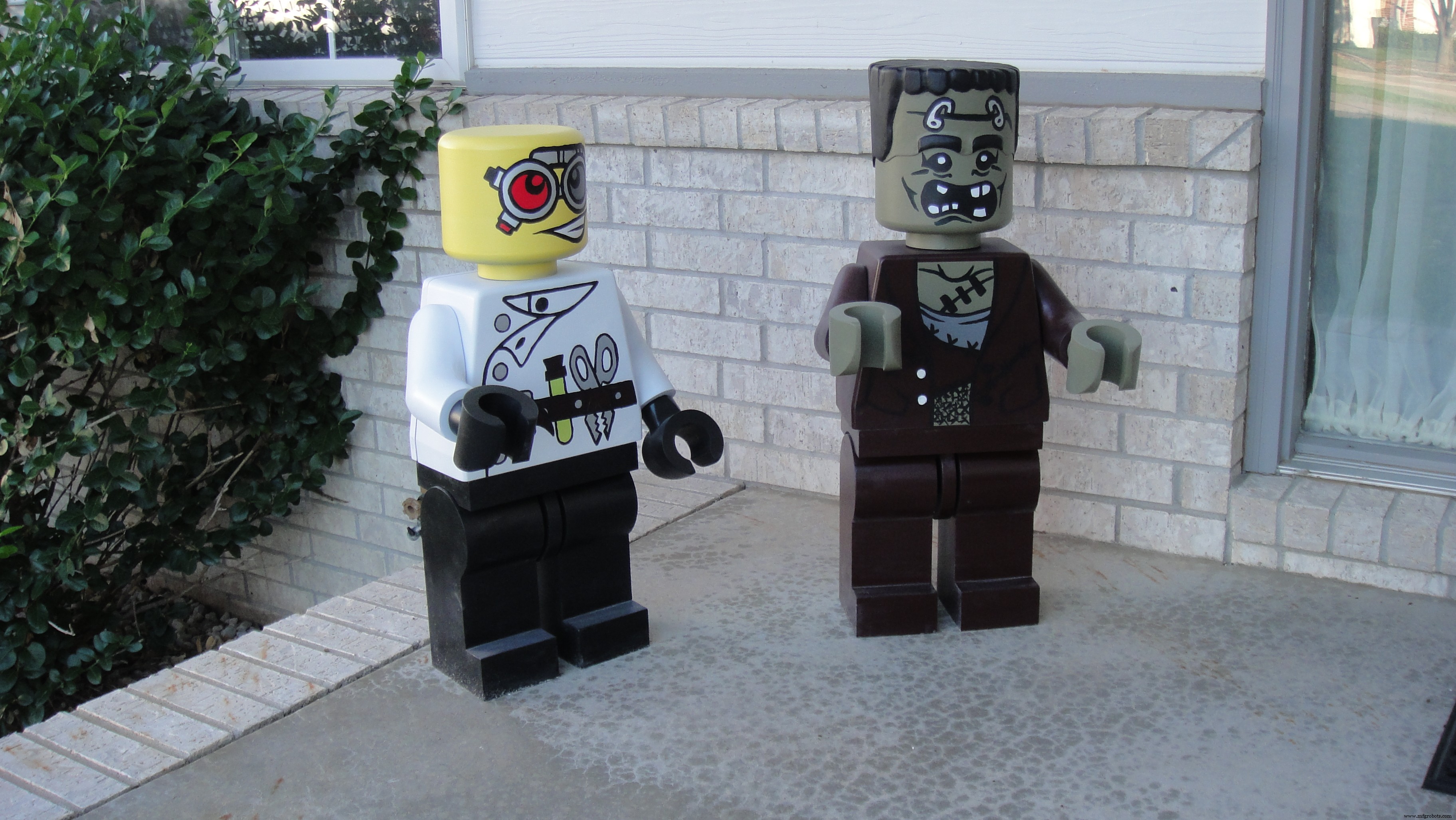 Build a Giant Lego Minifigure Animatronic Operation Game with Arduino