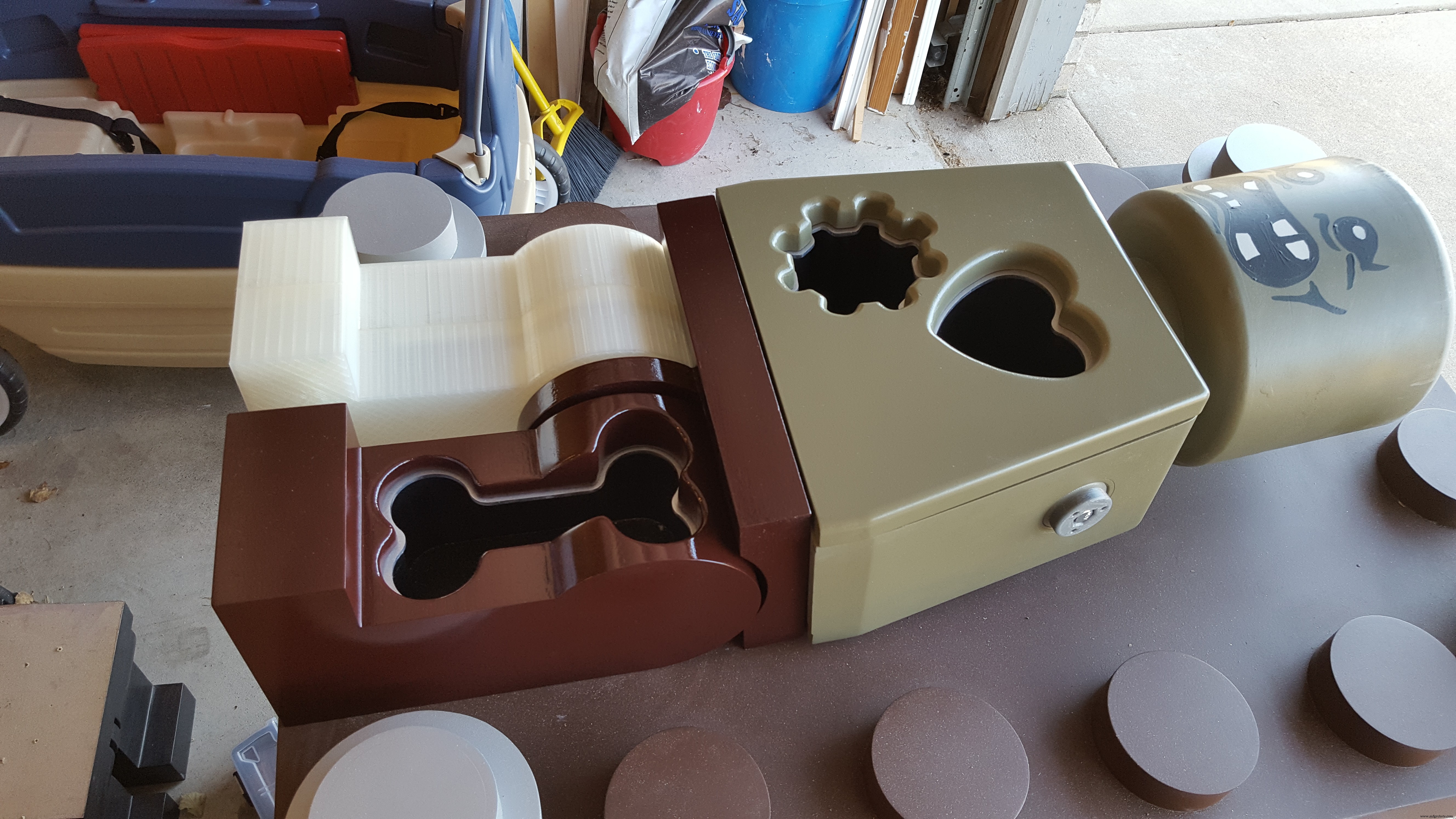 Build a Giant Lego Minifigure Animatronic Operation Game with Arduino