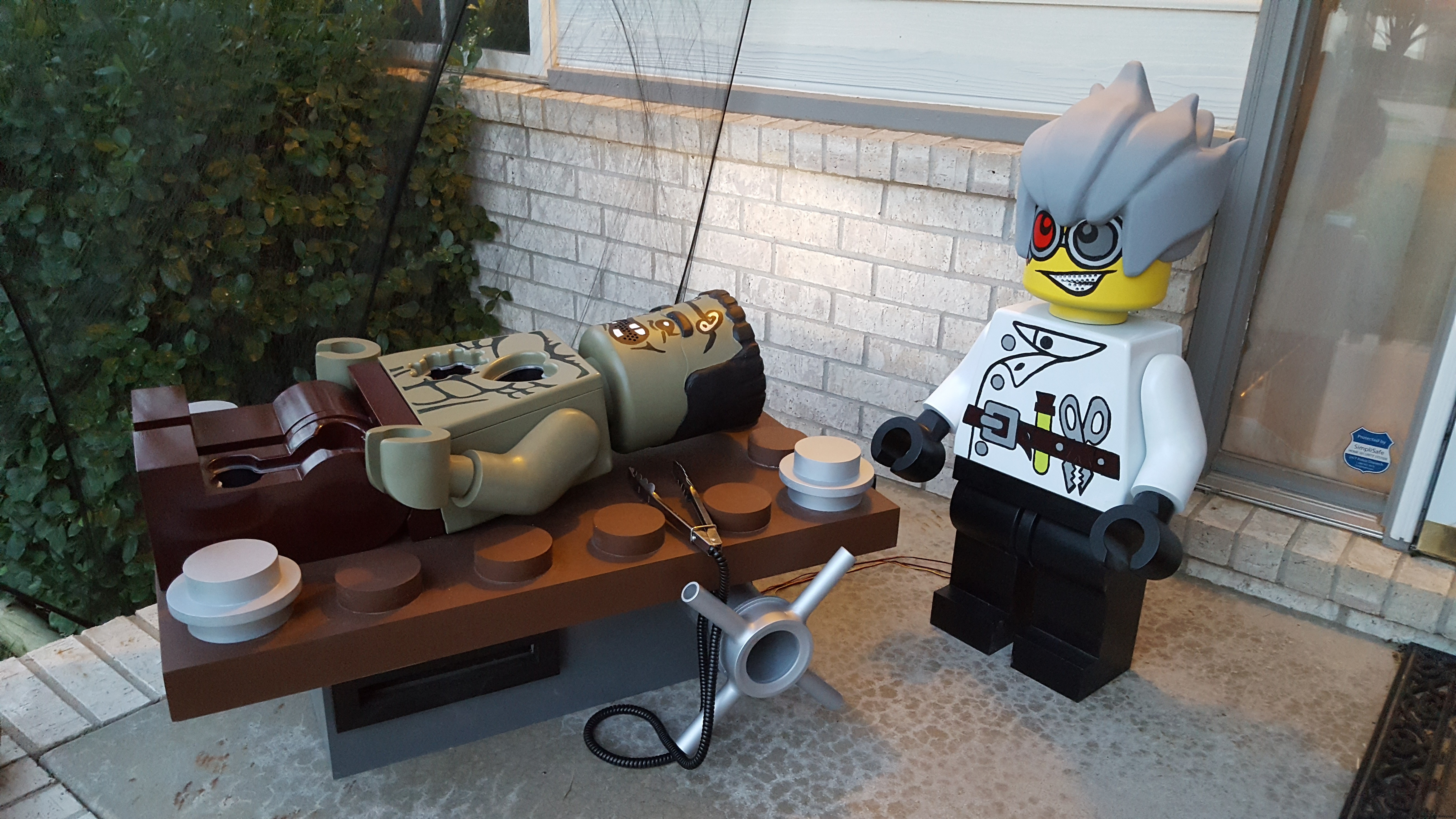 Build a Giant Lego Minifigure Animatronic Operation Game with Arduino