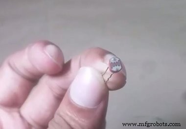 SunGlass‑BOT: Smart Sunglasses That Auto‑Adjust to Light