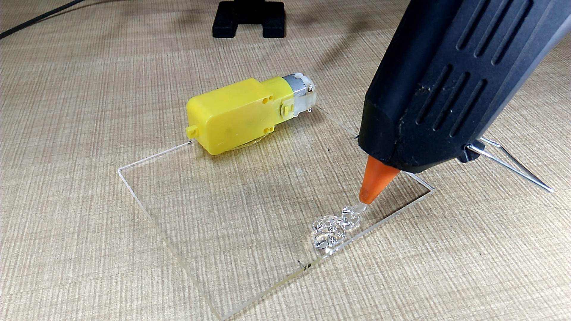 Create an Autonomous Line-Following Robot with Arduino UNO