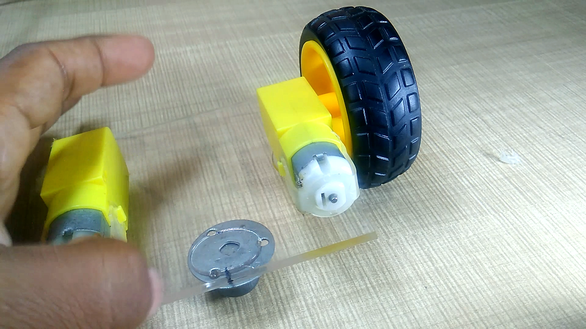 Create an Autonomous Line-Following Robot with Arduino UNO