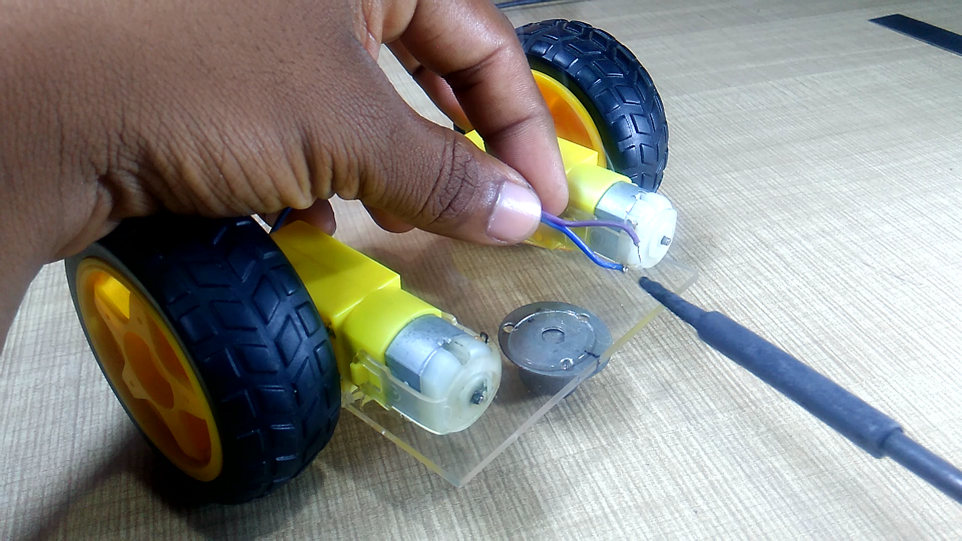 Create an Autonomous Line-Following Robot with Arduino UNO