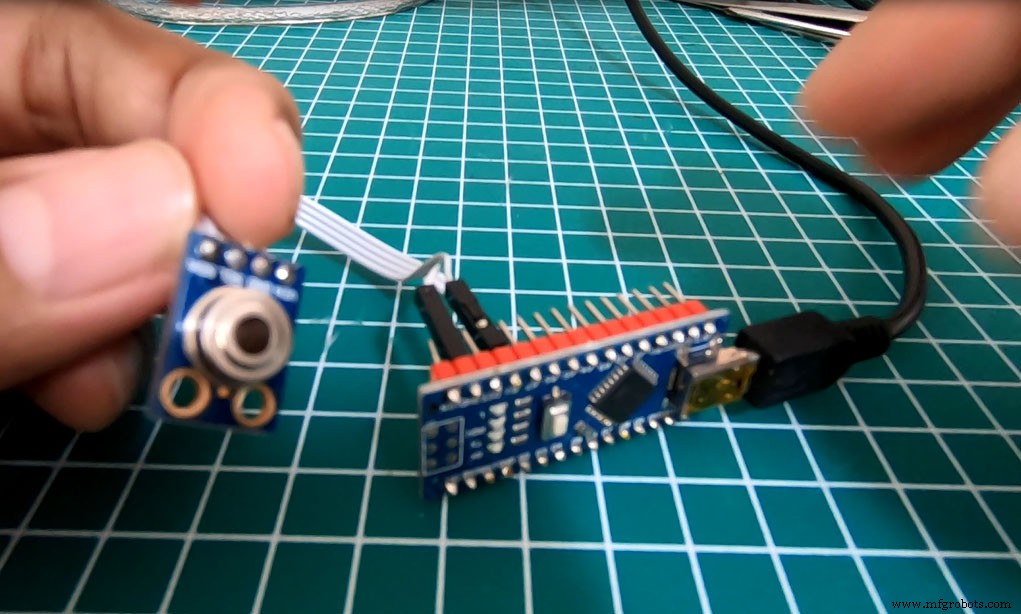 DIY Low‑Cost Portable Thermometer with Android Integration