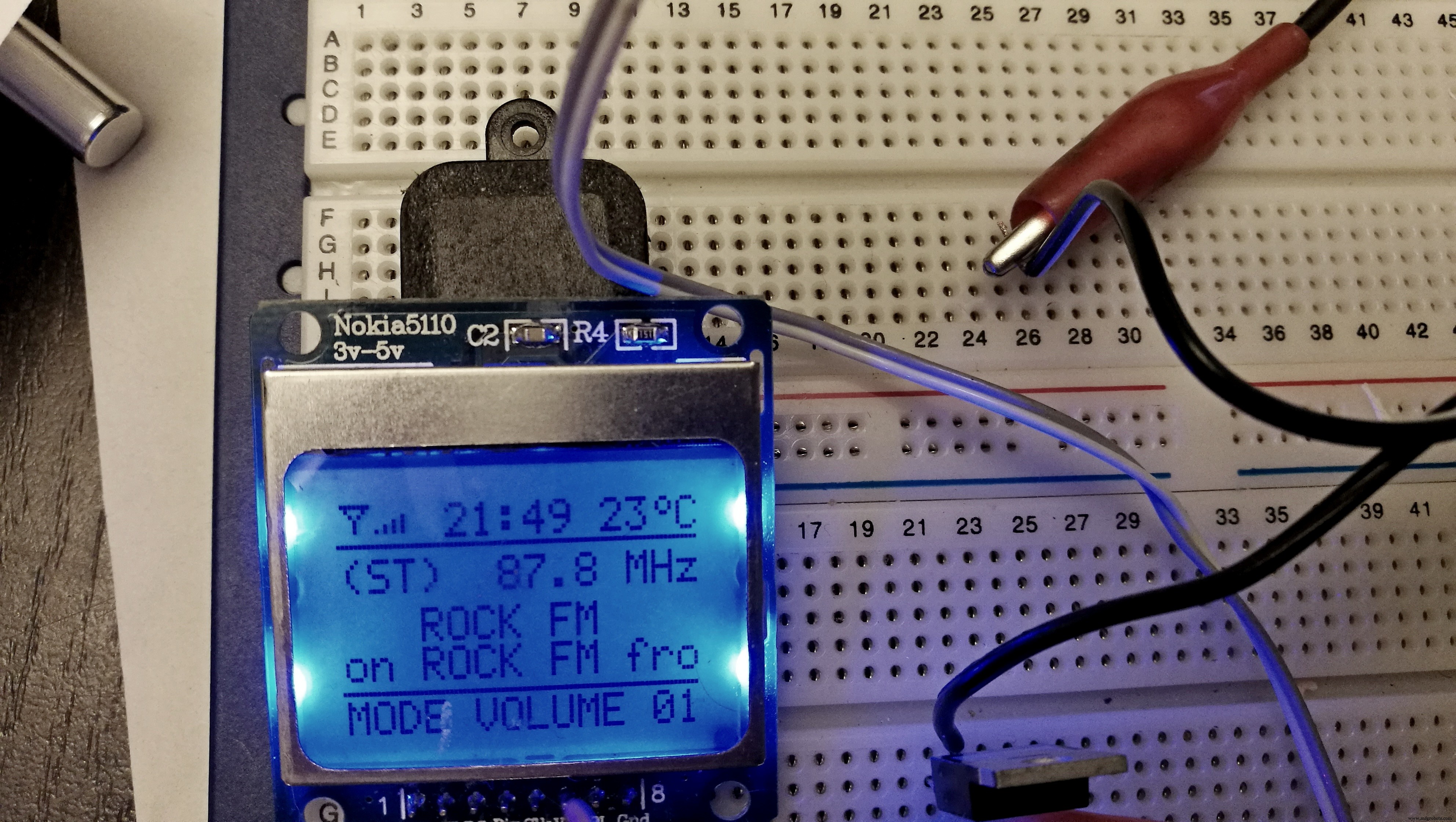 Build a Waterproof FM Radio for Your Shower with Arduino Nano, RDA5807, Nokia LCD & PAM8403