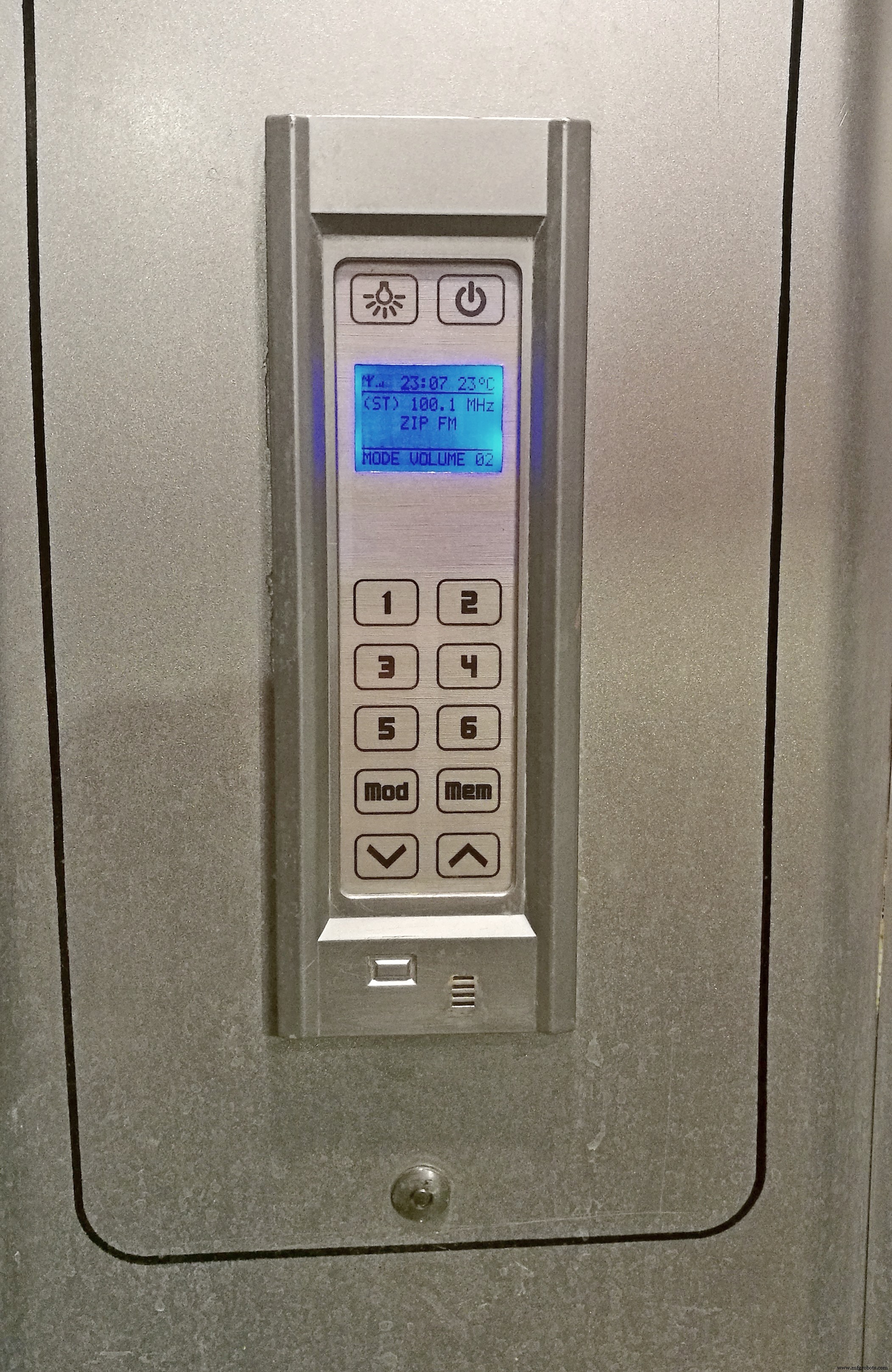 Build a Waterproof FM Radio for Your Shower with Arduino Nano, RDA5807, Nokia LCD & PAM8403