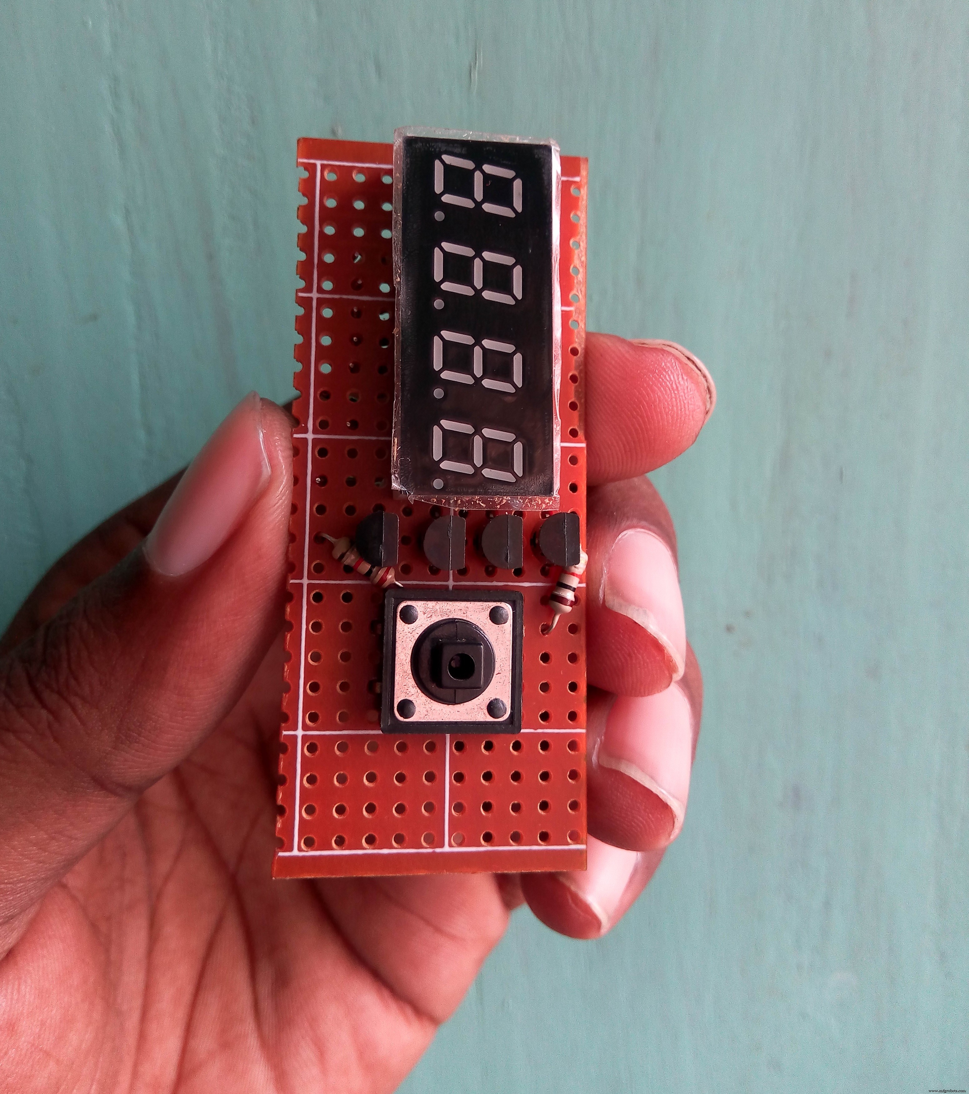 Smart Arduino Water Bottle – Real-Time Monitoring & Alerts