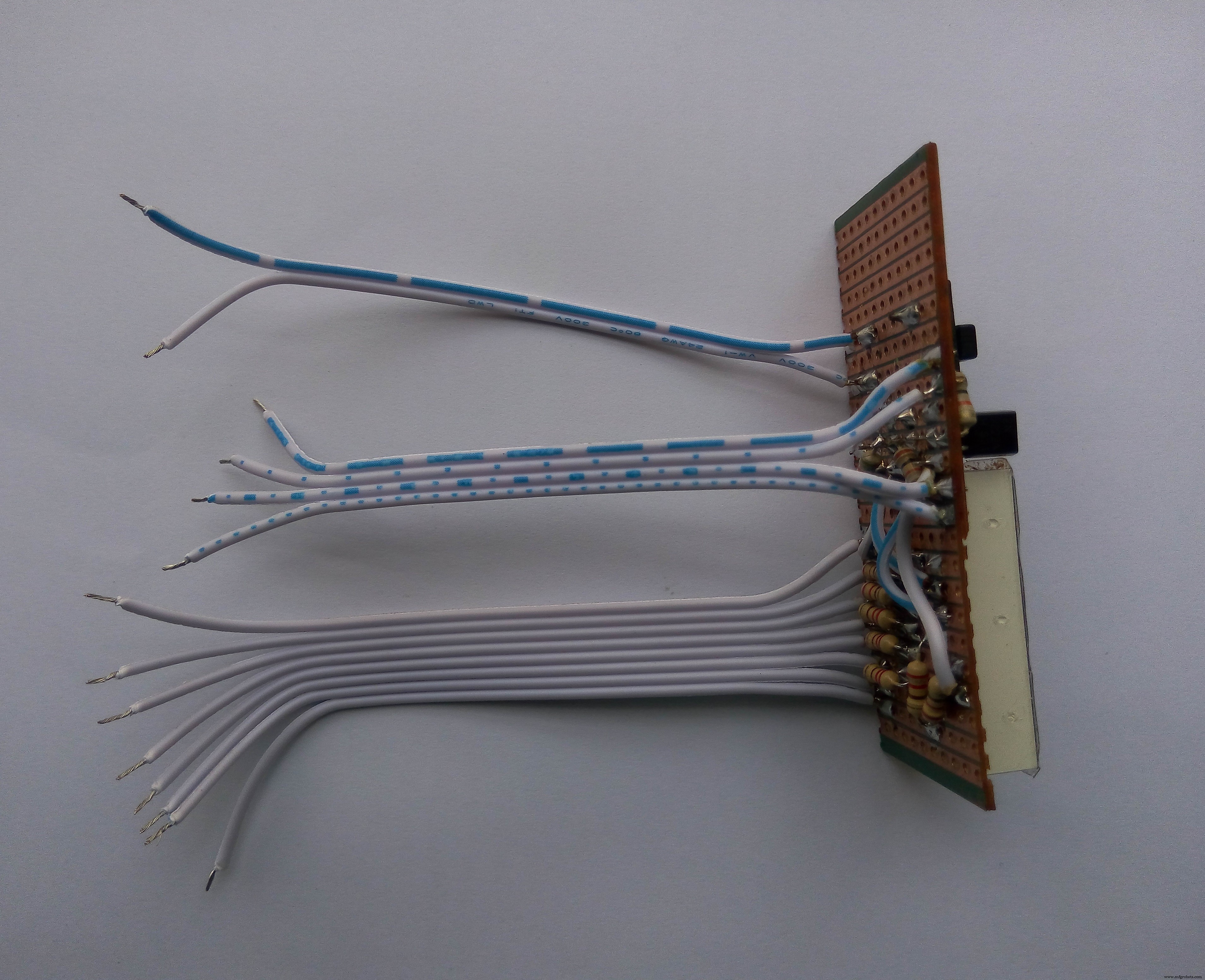 Smart Arduino Water Bottle – Real-Time Monitoring & Alerts