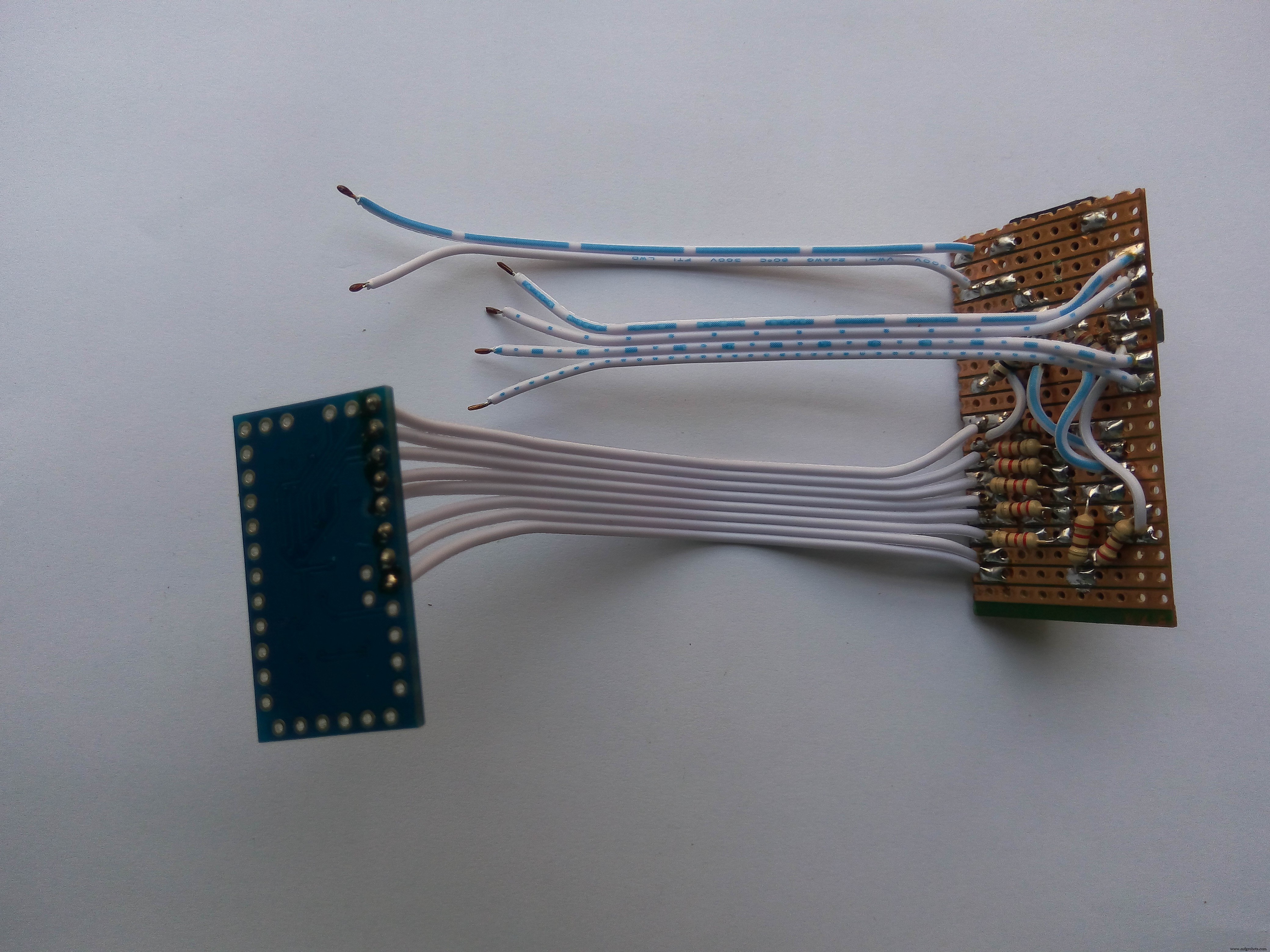 Smart Arduino Water Bottle – Real-Time Monitoring & Alerts