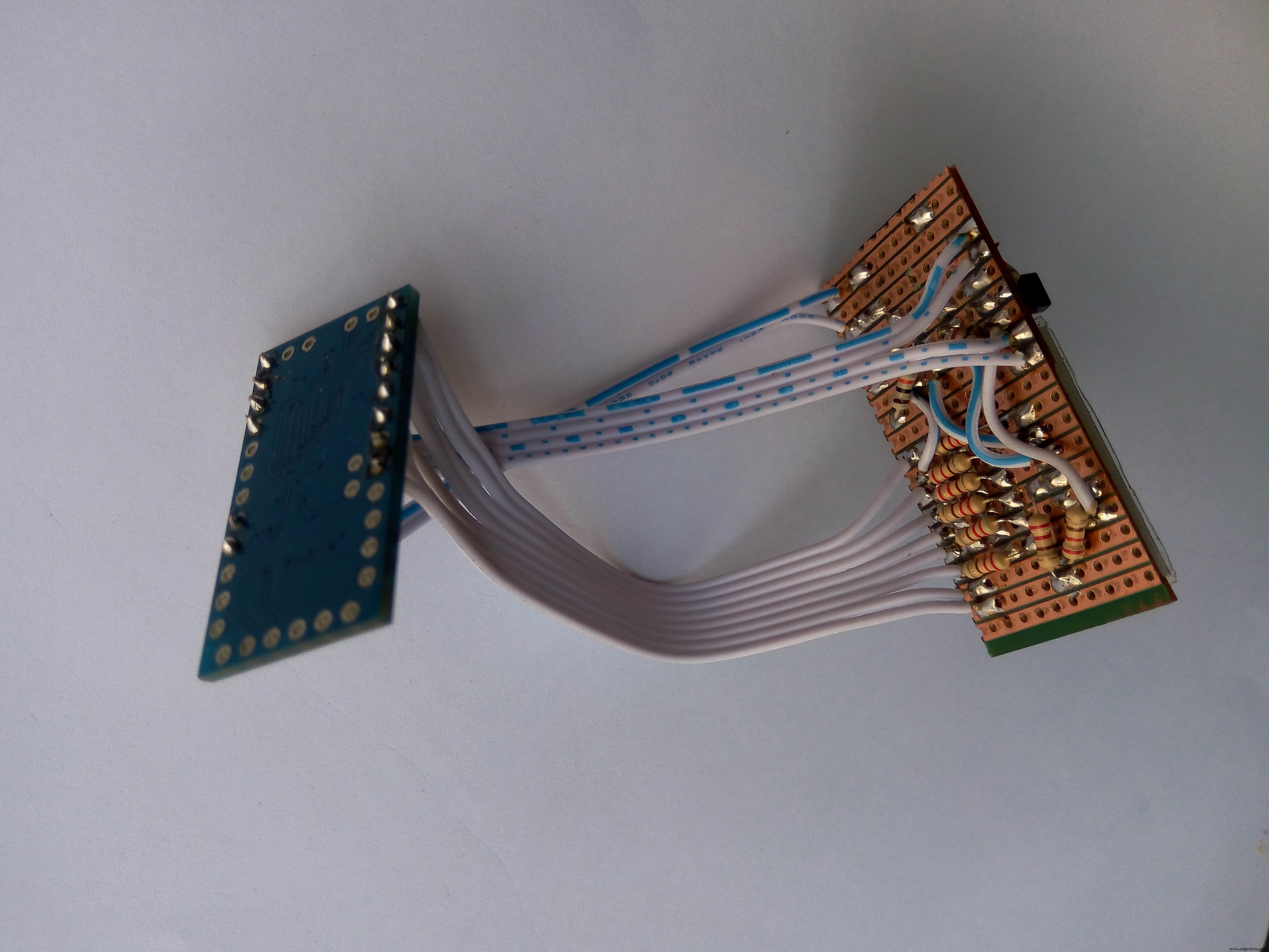 Smart Arduino Water Bottle – Real-Time Monitoring & Alerts